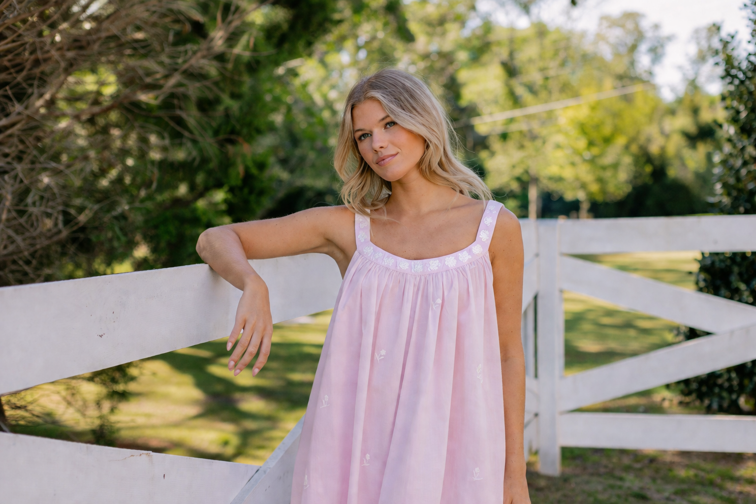 EMBROIDERED TANK - Lenora