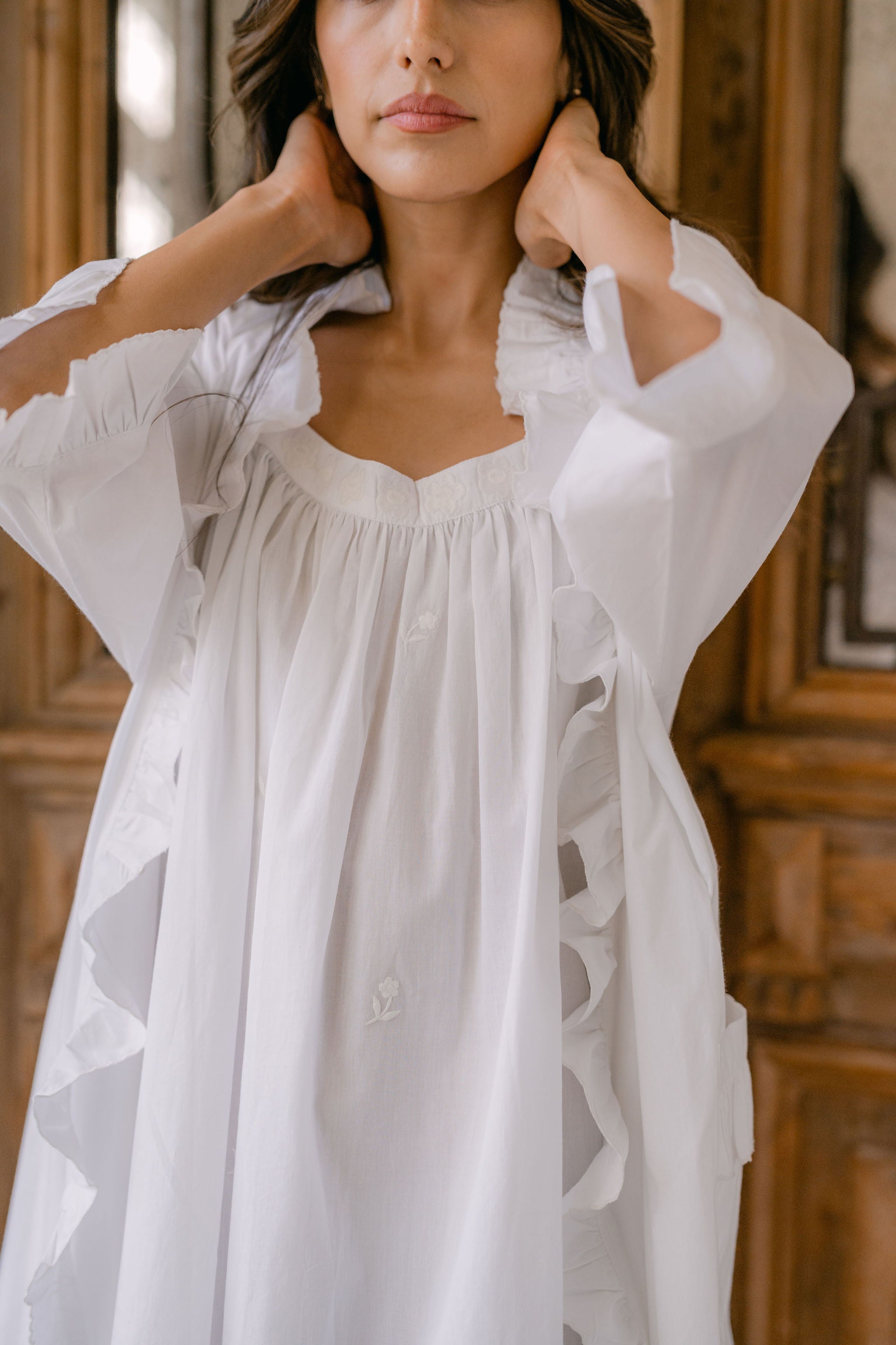 RUFFLE ROBE - Lenora