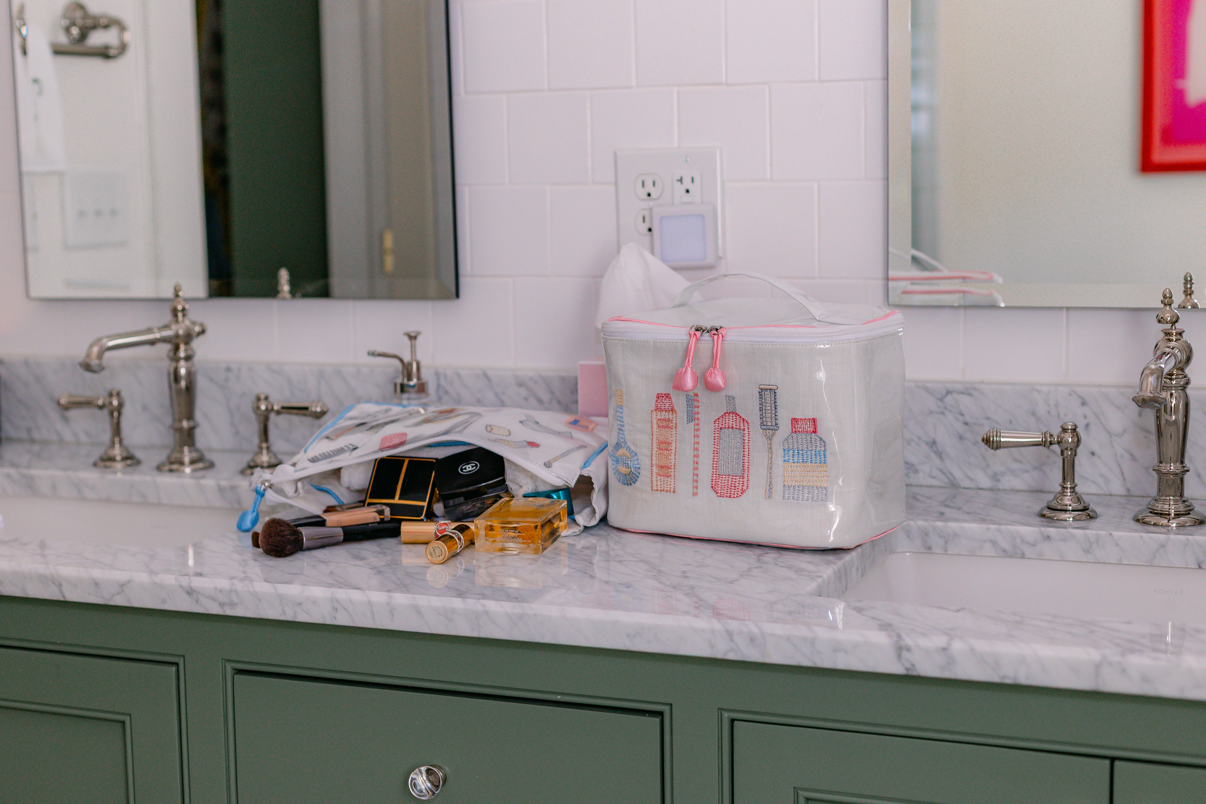ESSENTIALS TRAIN CASE - Lenora