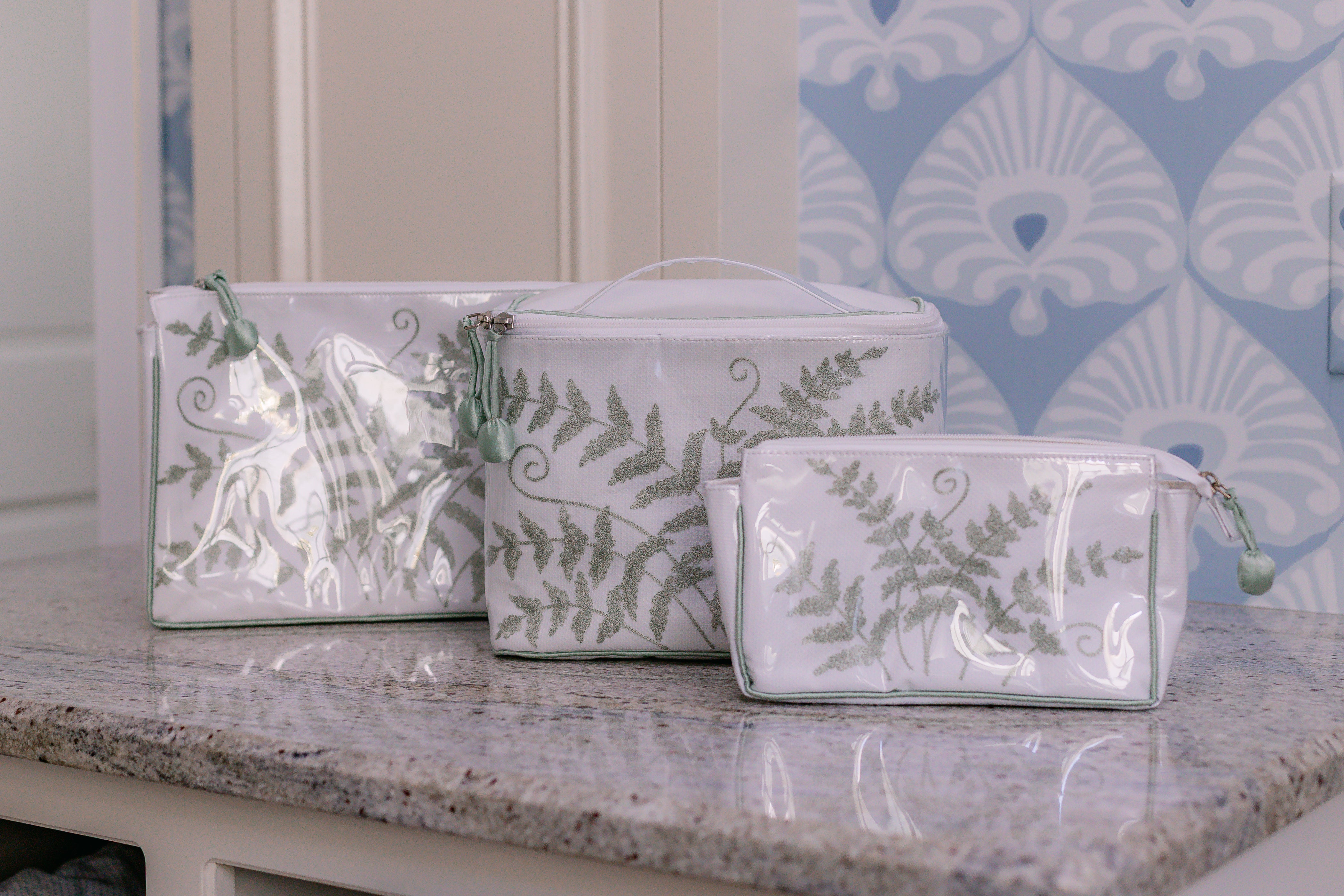 FERN LARGE MAKEUP BAG - Lenora