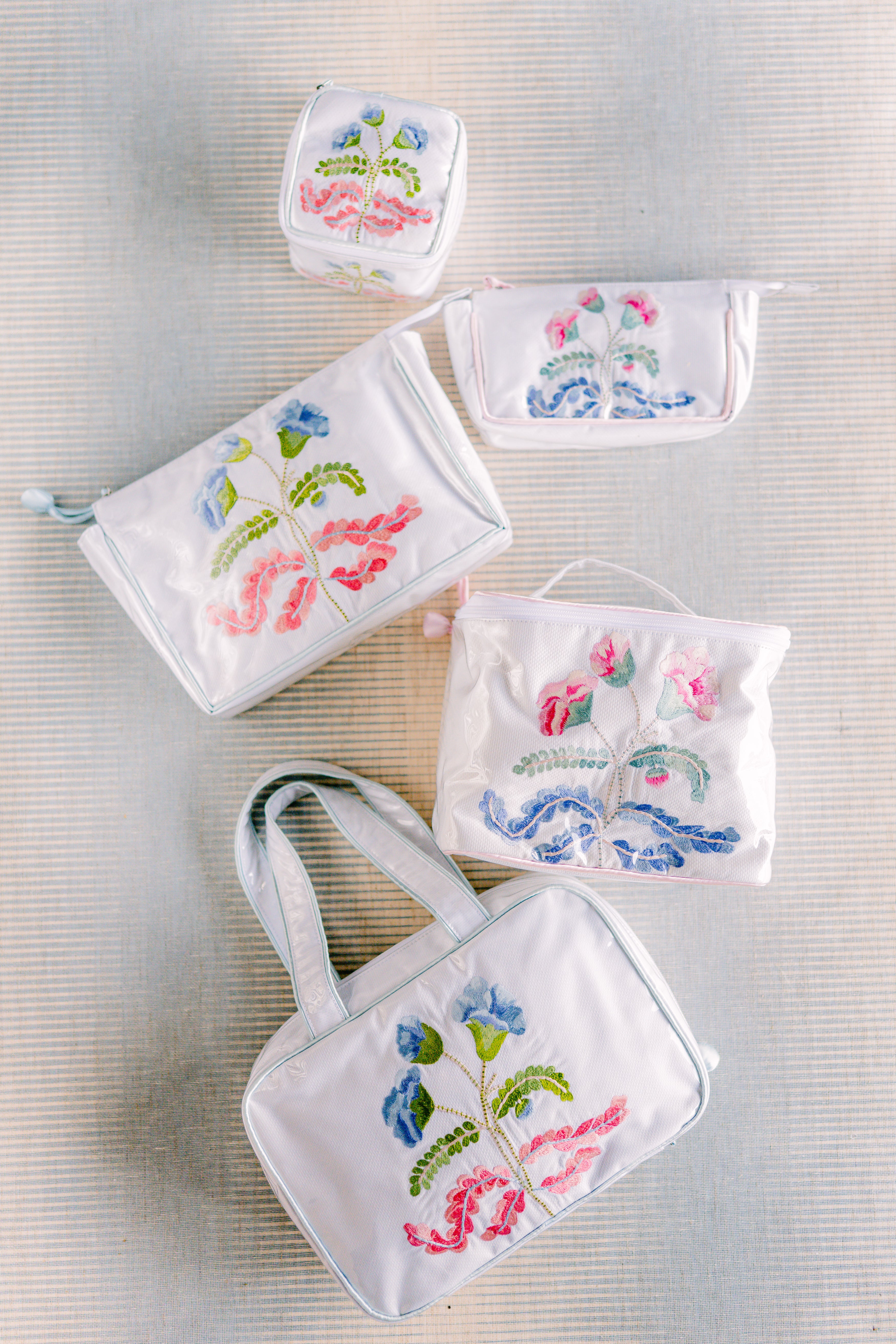 Carnation Hanging Cosmetic Bag - Lenora