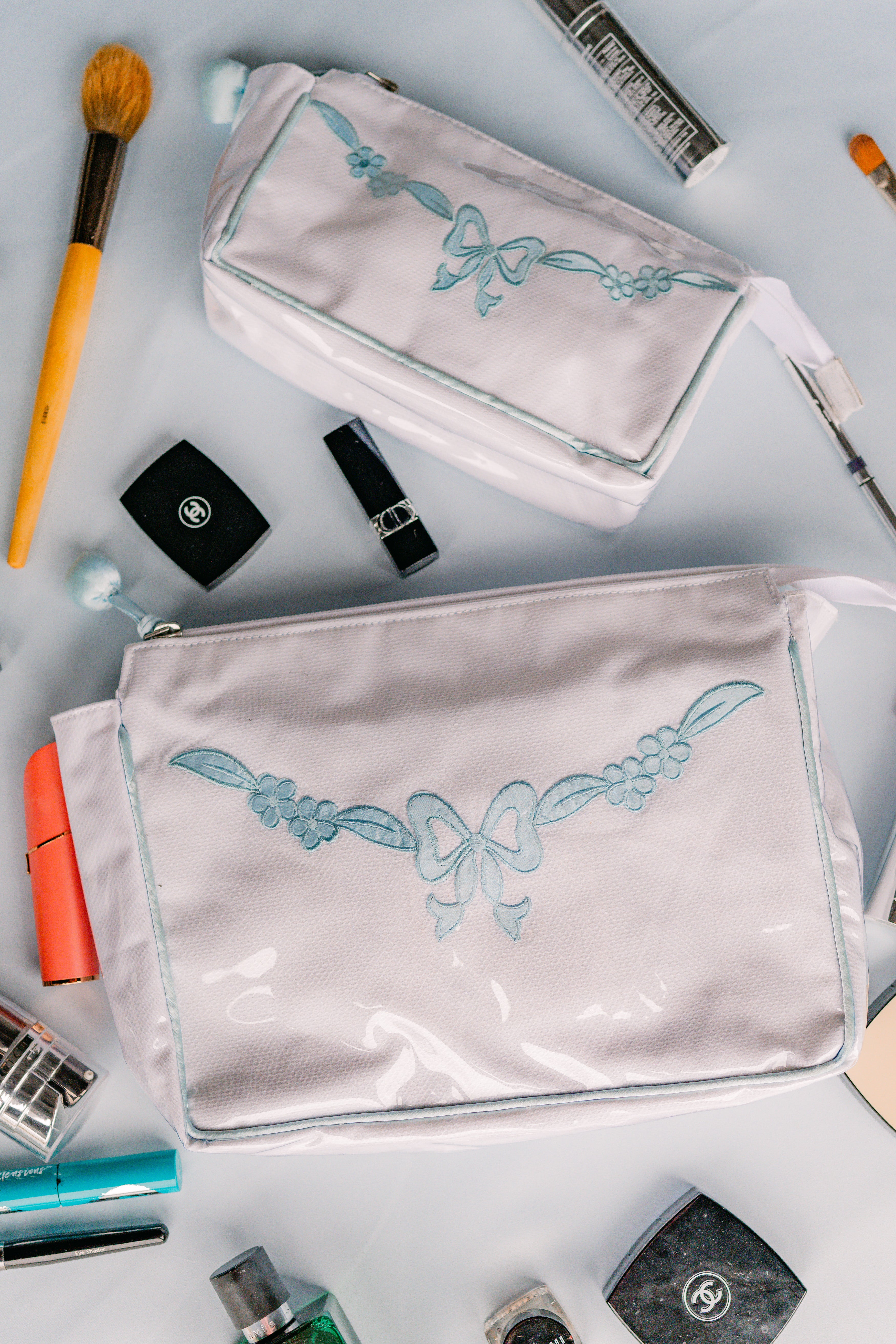 FLORAL BOW LARGE MAKEUP BAG - Lenora