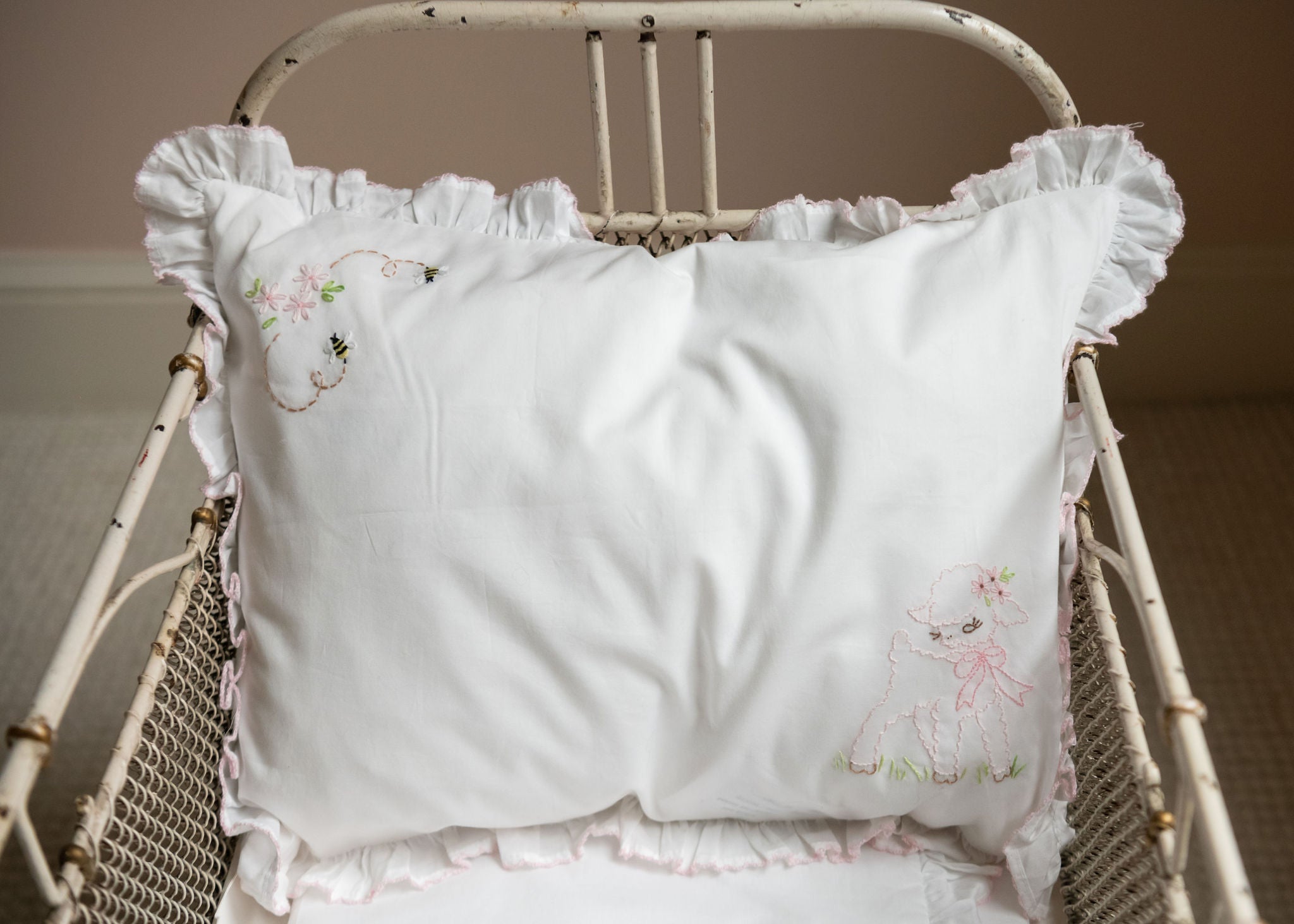 BABY LAMB & BEE COTTON PILLOW SHAM - Lenora